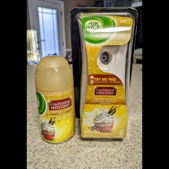 Unused Air Wick Freshmatic Ultra Spray Frosted Vanilla & Cupcake Delight - Picture 6 of 9